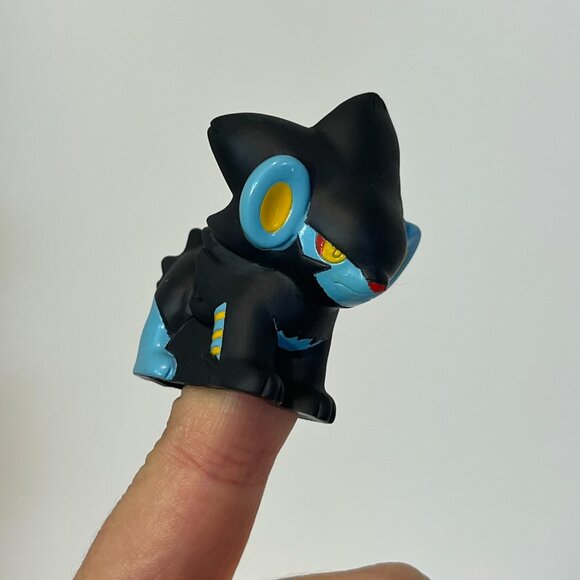 Luxray Bandai Finger Puppet Pokemon Figure Collectible Toy Japan 2007 - Picture 8 of 10